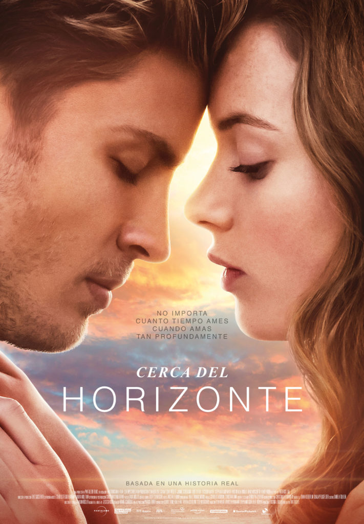 Póster de la película "Cerca del horizonte" basado en el libro  "Tan cerca del horizonte"  