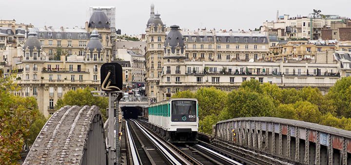 'Nosotros en la luna' déjate sentir y creer en ti 1 El metro de París es donde comienza la novela "Nosotros en la luna" de Alice Kellen