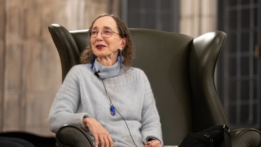 Joyce Carol Oates, autora de Persecución