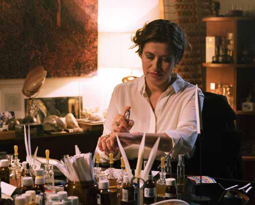 'Perfumes'. Una bienintencionada comedia francesa 1 Anne trabajando
