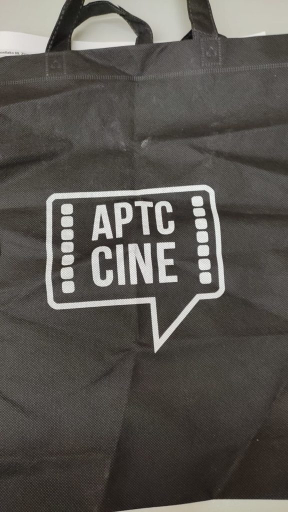 Arranca el Festival de San Sebastián 2021 2 La tote bag que me regaló la gente de APTC Cine en esta primera jornada festivalera