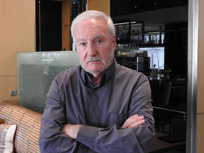 Foto de Álvaro Espina, autor de Cerbantes cambista, marino, espía cautivo
