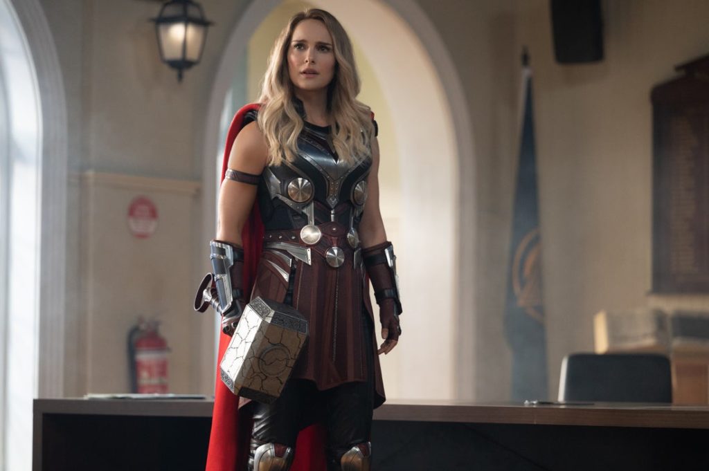 Jane Foster (Natalie Portman) como Thor la Poderosa