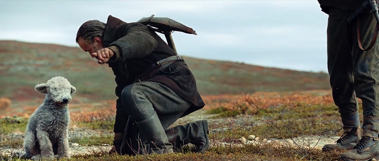 'Sisu'. La indestructible fuerza de voluntad finlandesa o John Wick contra los nazis 3 Aatami y su perro